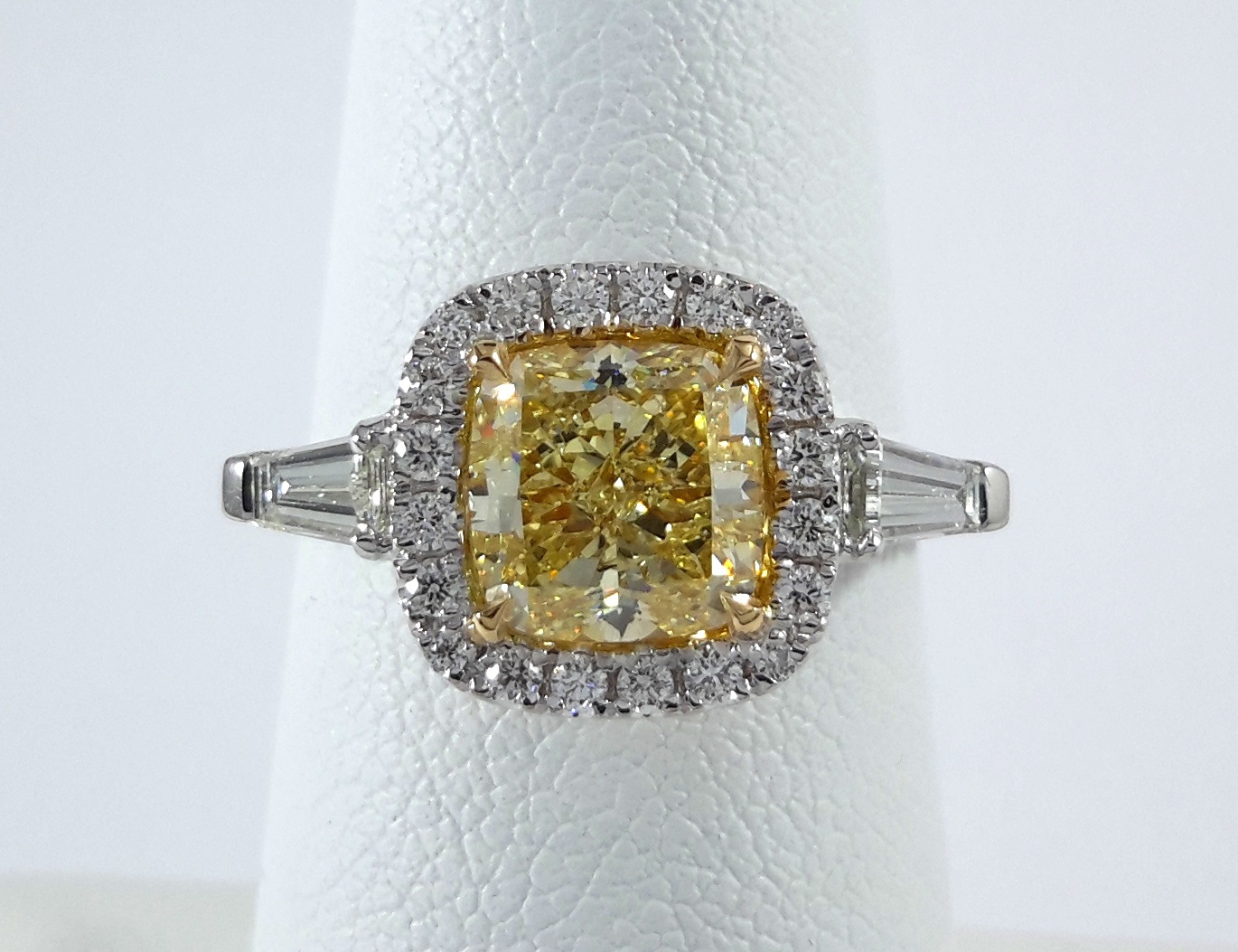R10098 18KW FANCY YELLOW DIA RING - Image 1