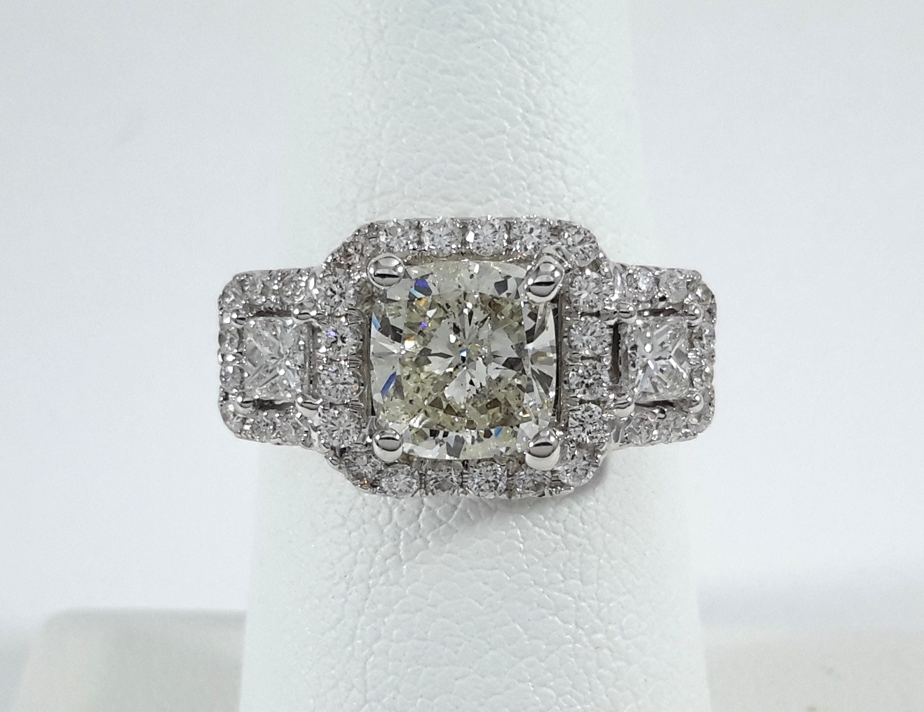 R10132 18KW DIA RING - Image 1