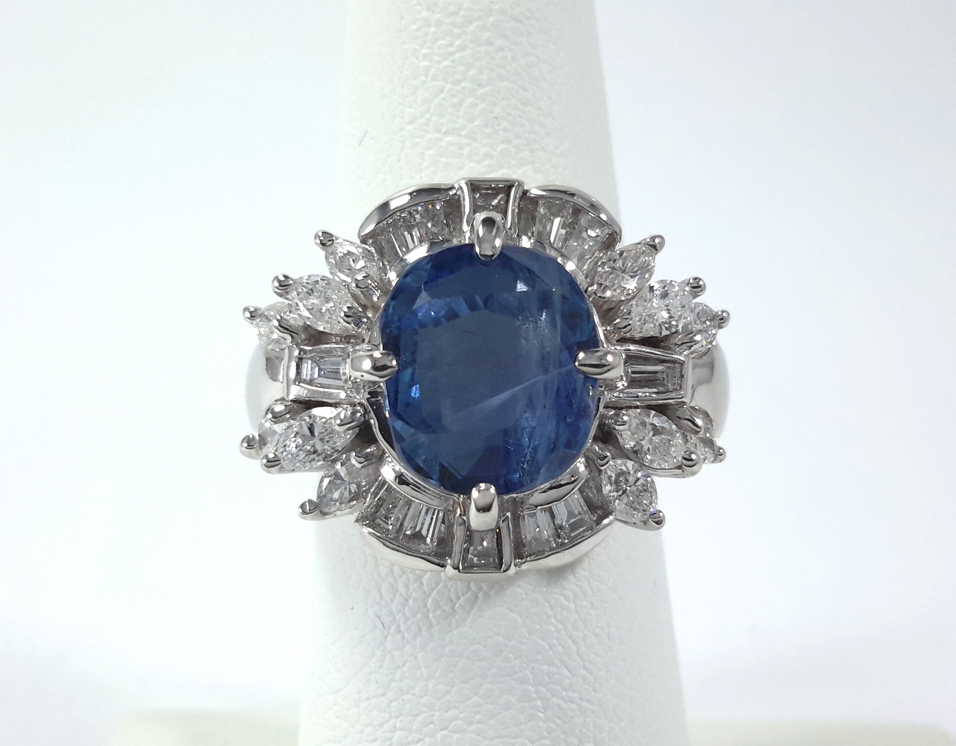 R9366 PLAT CEYLON SAPPHIRE DIA RING - Image 1