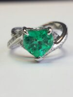 14KW HEART-SHAPE EMERALD RING