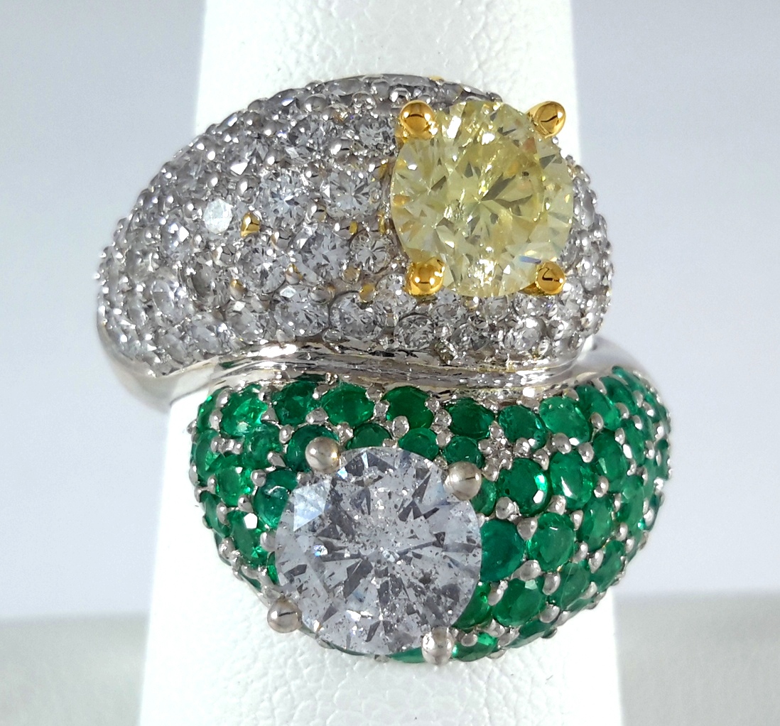 R9716 18K W/G DIA/EMERLD RING - Image 1