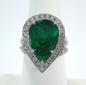 18KW EMERALD DIA RING