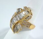 18K Y/G DIA RING - Image 4