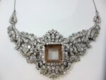 18K W/G DIAMOND CLUSTER NECKLACE