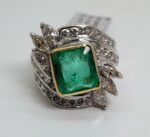 18K W/G DIA/EMRLD RING