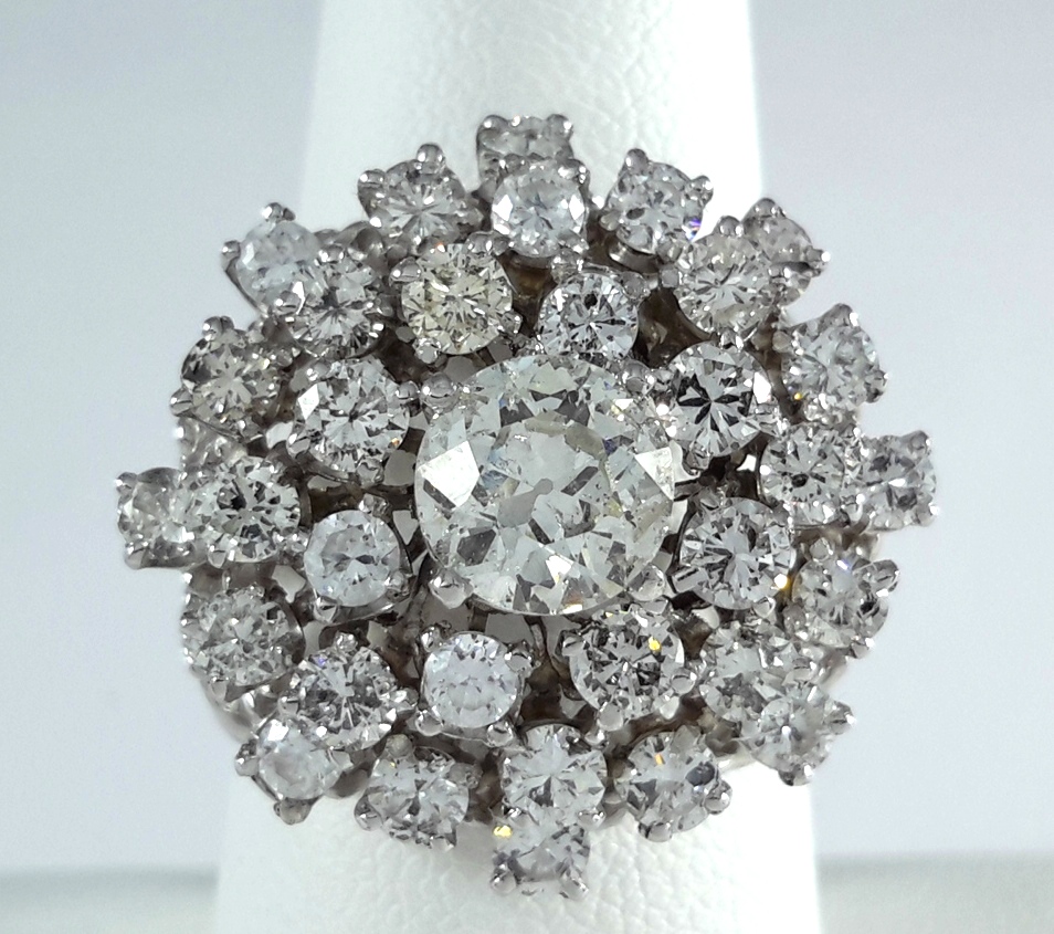 r9476 14K W/G DIAMOND RING - Image 1